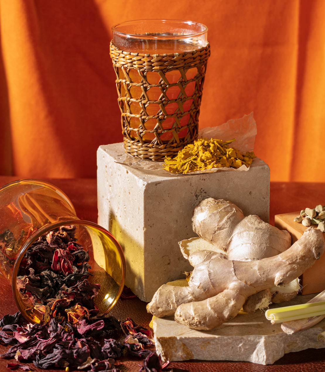 Organic Ginger Tumeric mood image.